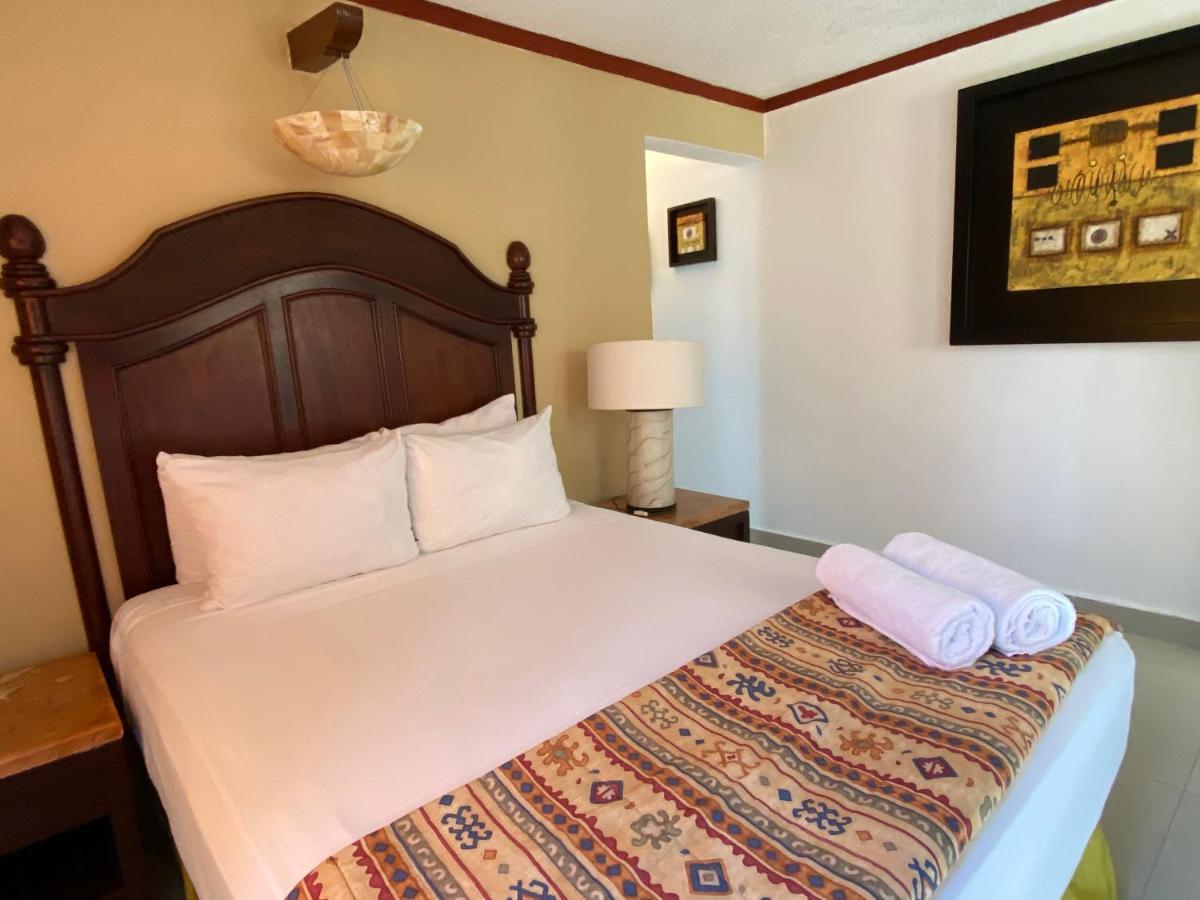 Hotel Las Golondrinas Playa del Carmen Ngoại thất bức ảnh